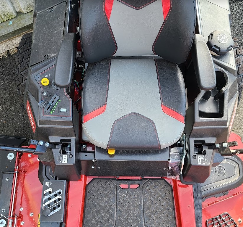 Tondeuse à rayon de braquage zéro TITAN® X5450 de 137 cm avec plateau mécanosoudé (74877)