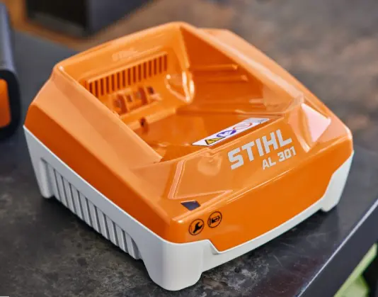 Chargeur rapide Stihl AL301, EA094305500
